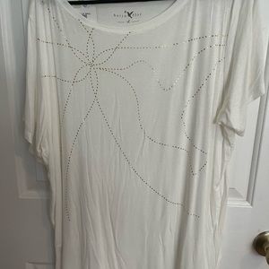 NWT XL shirt with gold embellishment/design